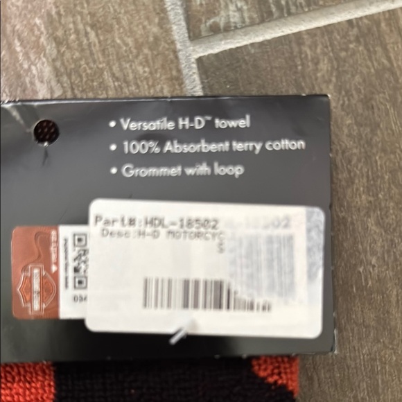 Harley-Davidson Vibrant Black and Orange Towel - Picture 5 of 5